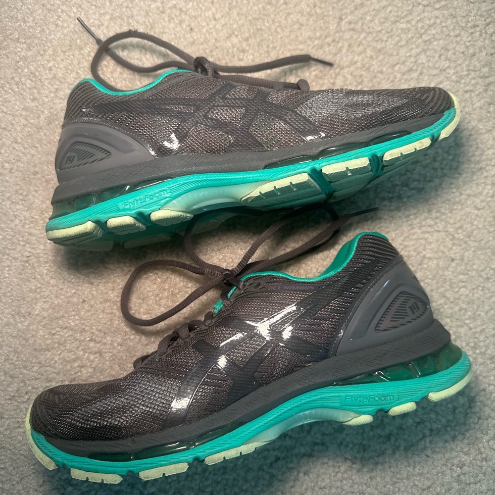 ASICS Gel-Nimbus 20 grey and green trainers barely worn size 7.5